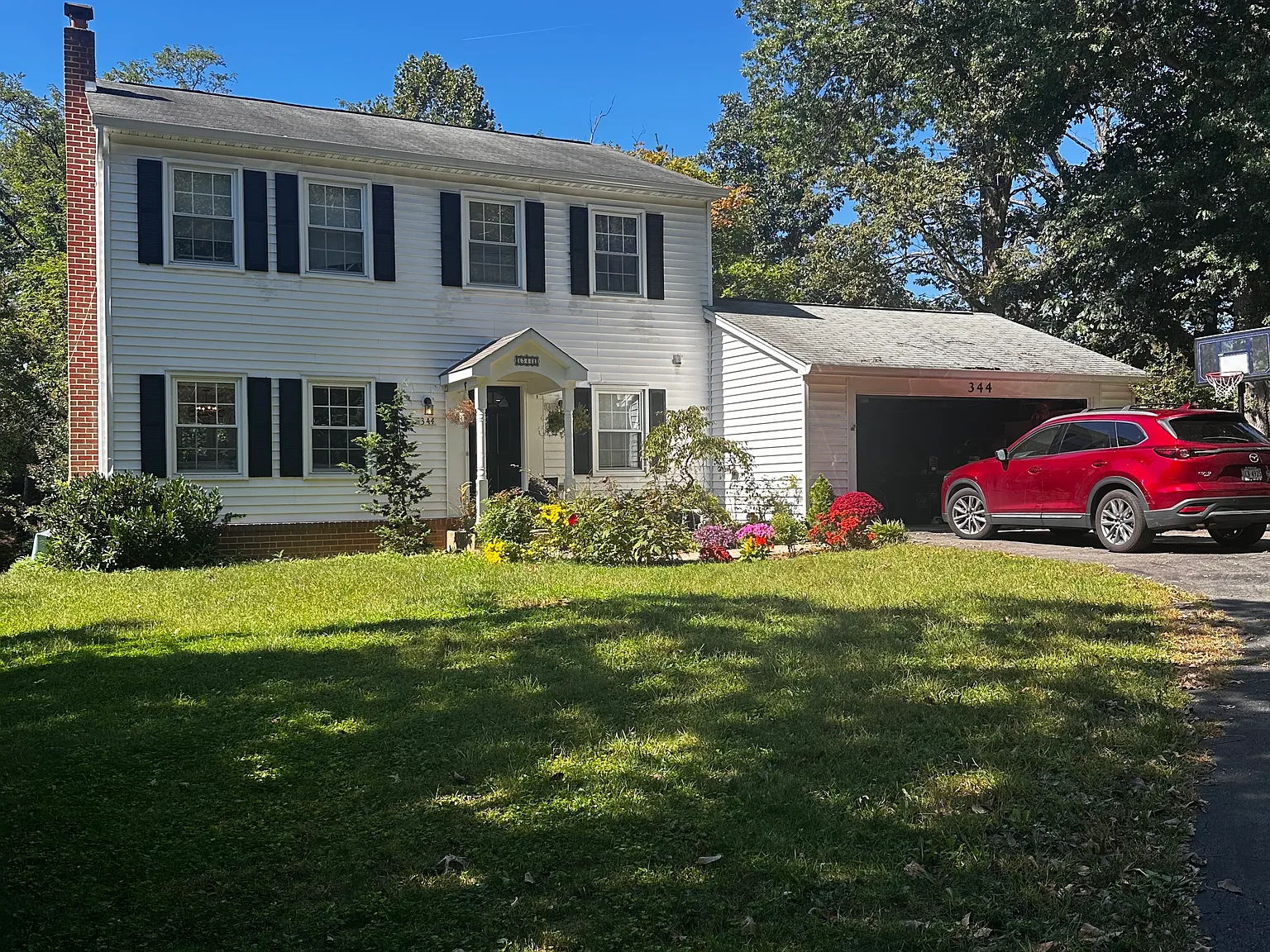 5 bed, 2400 sqft, $5,750 — Photo 4