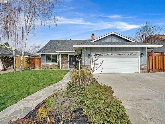3rd image of 530 Humboldt Way