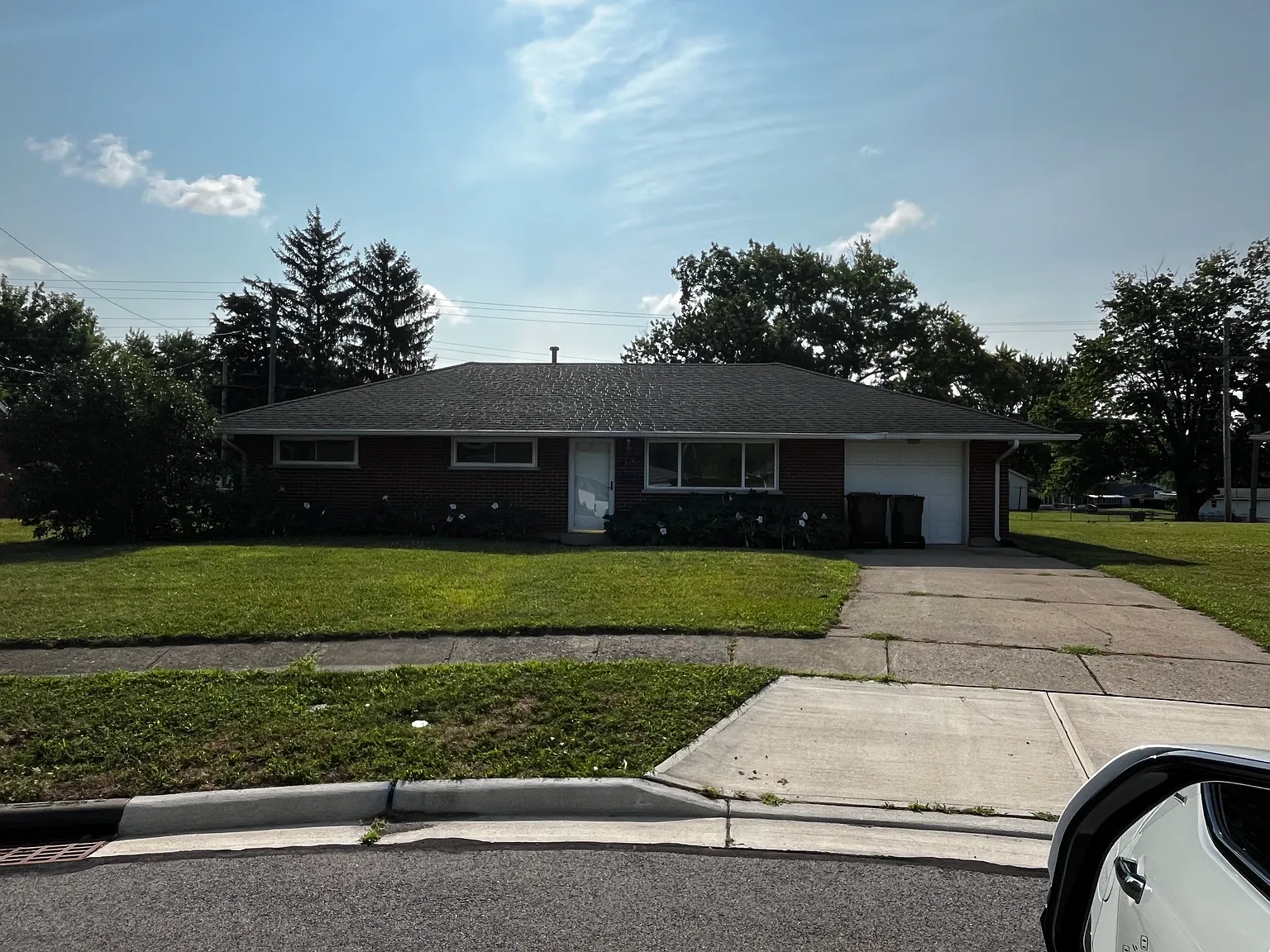 3 bed, 1040 sqft, $1,300 — Photo 1