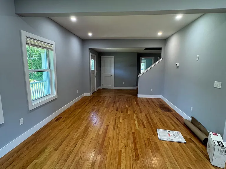 6 Old Amity Rd — Photo 2