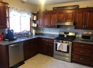 98 Cutler St, Warren, RI 02885