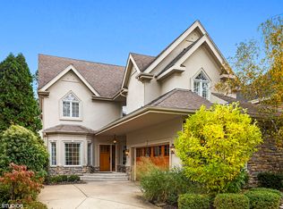 221 Holmes Ave, Clarendon Hills, IL 60514