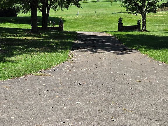 4th image of 242 Camp Run Rd