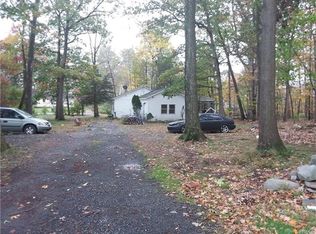 14 Blueberry Ln, Highland Mills, NY 10930