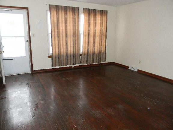 3rd image of 23340 Lori Dr