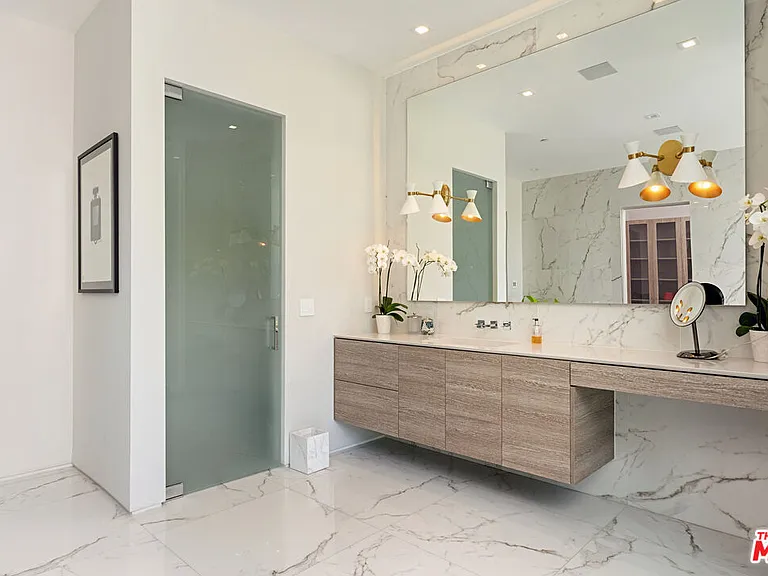 9570 Sunset Blvd — Photo 20