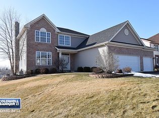 220 Lake Gillilan Way, Algonquin, IL 60102