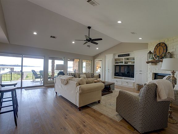 5th image of 103 Imperial Dr