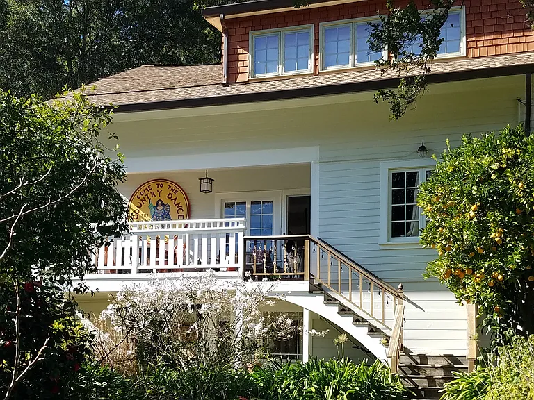 Willis Ln — Photo 1