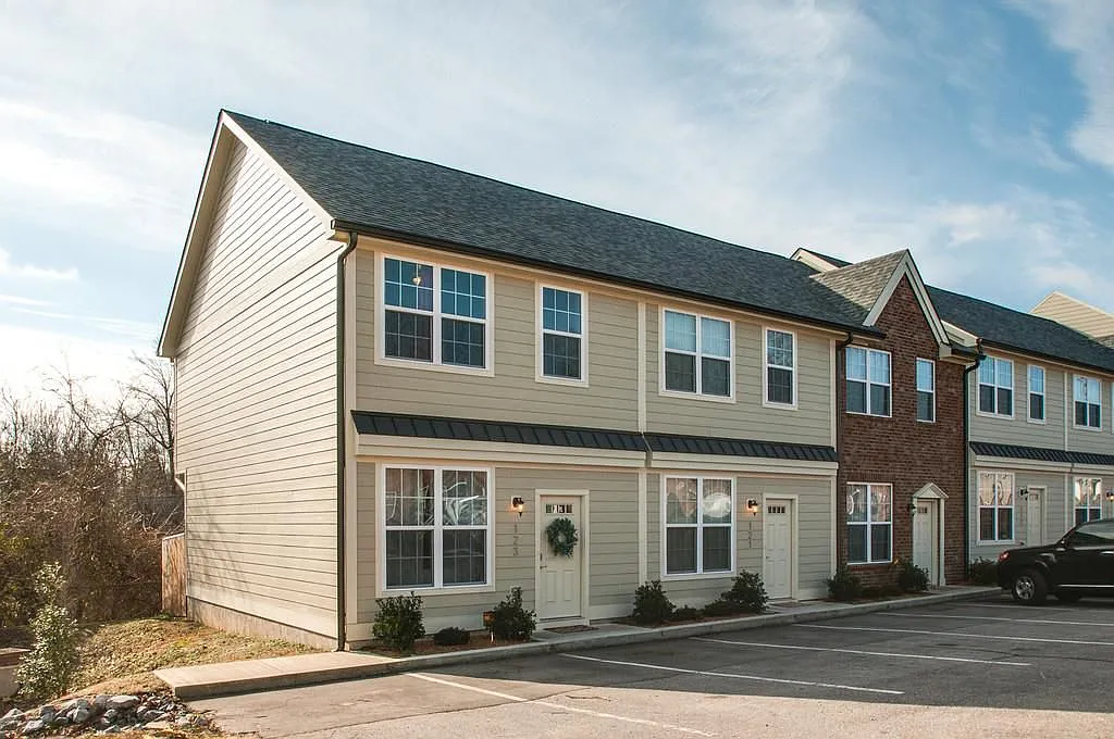 2 bed, 2.5 bath, 1134 sqft, $2,195 — Photo 1
