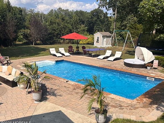 4th image of 221 Georgia Road