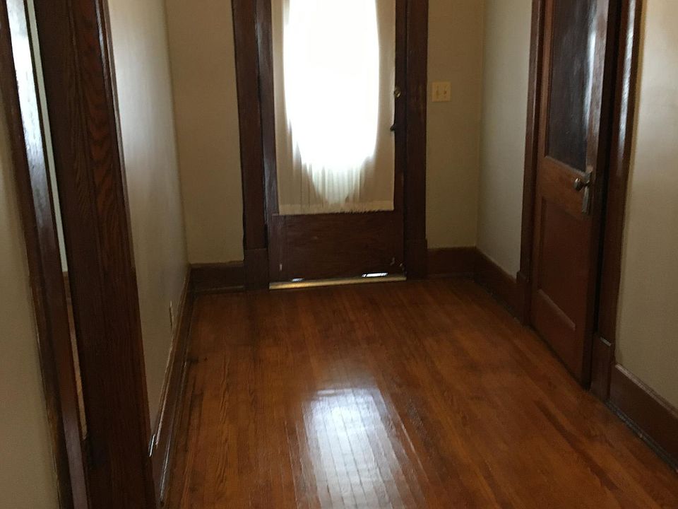 2nd image of 337 N Jameson Ave
