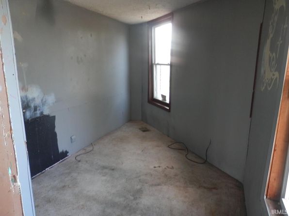 410 Walnut St, Rockport, IN 47635