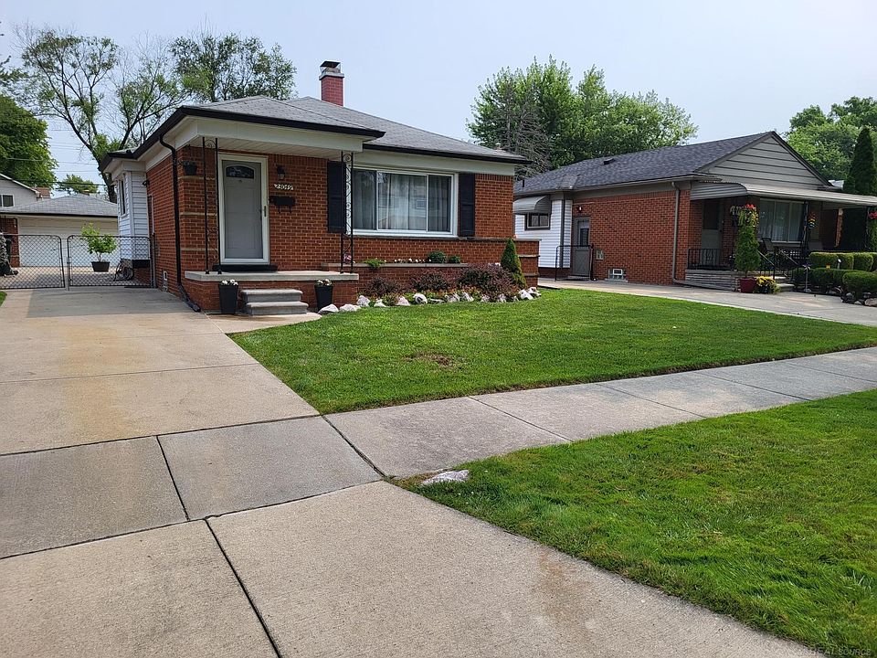 1st image of 23049 Recreation St