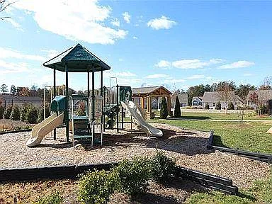 3715 Summer Haven Dr — Photo 23