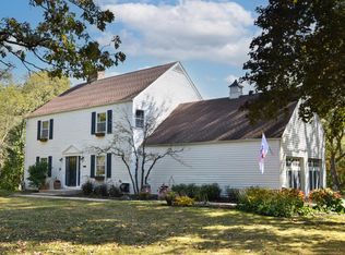 W335S4976 Fox Hollow Dr, Dousman, WI 53118