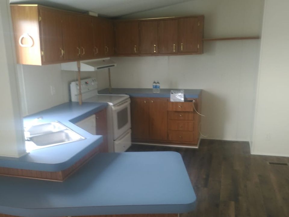 2nd image of 103 Country Meadow Ct