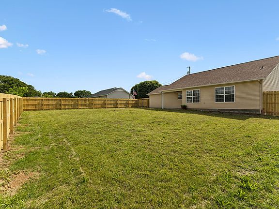 3rd image of 1621 Joel Dr