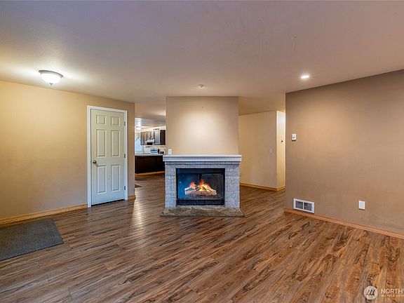 4th image of 5509 204th Street Ct E