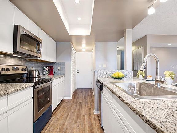 5th image of 1000 Winderley Pl Unit 10