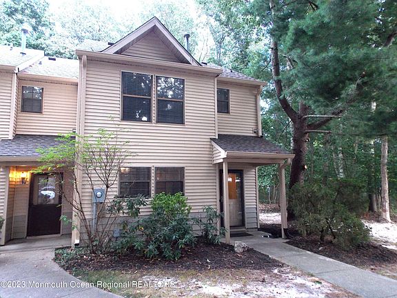 3rd image of 97 Whispering Oaks Way
