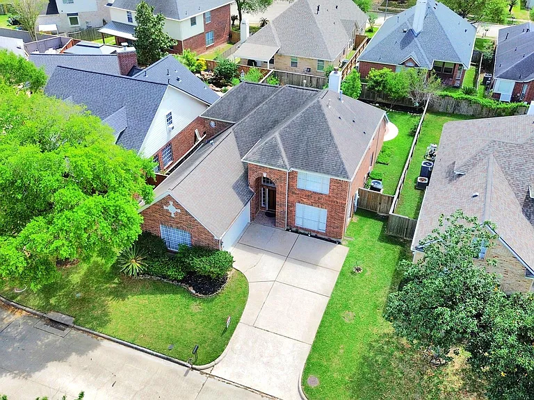 1611 Barton Creek Trl — Photo 3