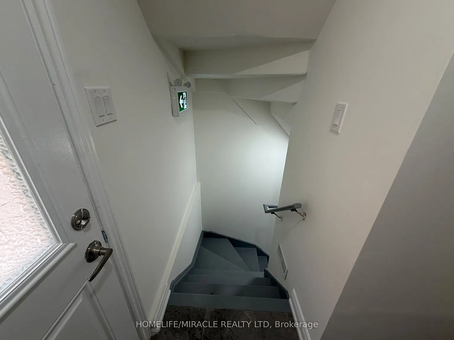 2 bed, $1,650 — Photo 3