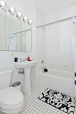 Rented by Nest Seekers International | media 29