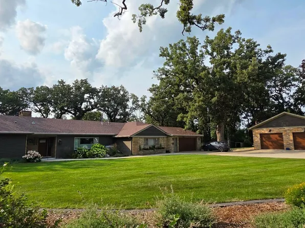 106 Ridge Rd, Albert Lea, MN 56007