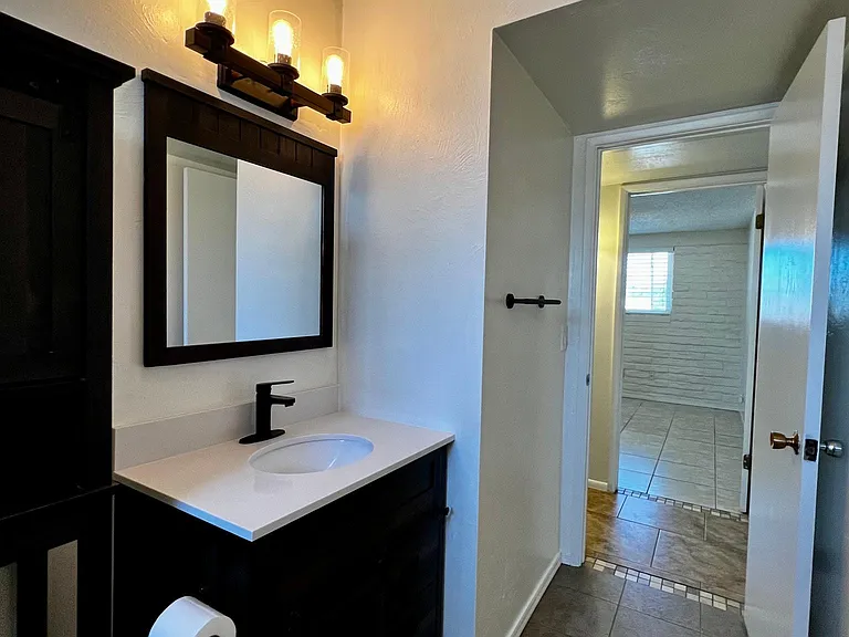 8024 E Victoria Dr — Photo 15