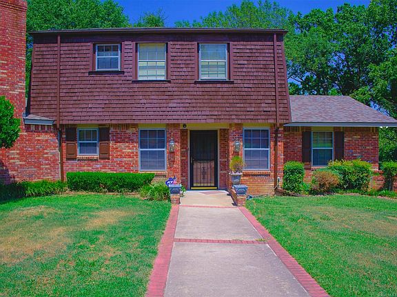 2nd image of 931 Crooked Oak Dr