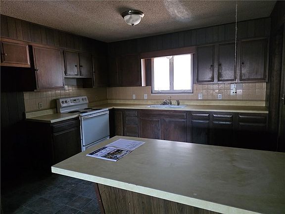 5th image of 108 S Hayes St