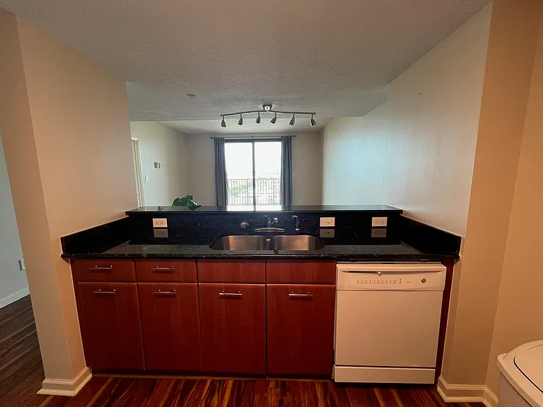 300 S Duval St #903 — Photo 8