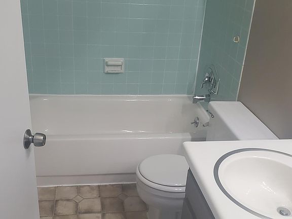 4th image of 4811 180th St SW APT D201
