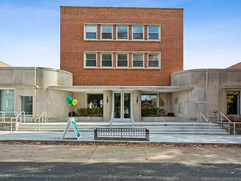 Carver and Slowe Apartments — Photo 2