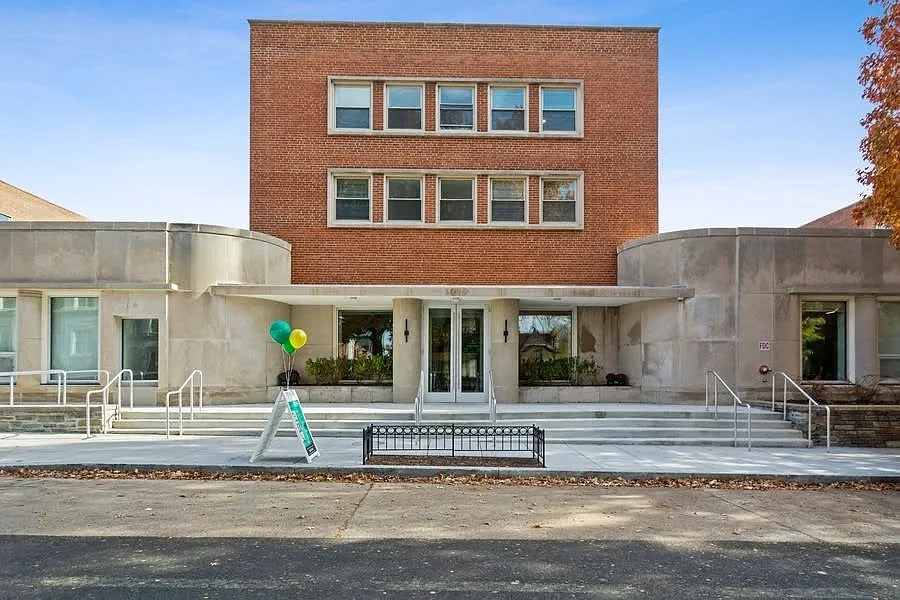 Building Photo - Carver and Slowe Apartments