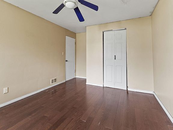 4th image of 12988 122b Ave NW #110