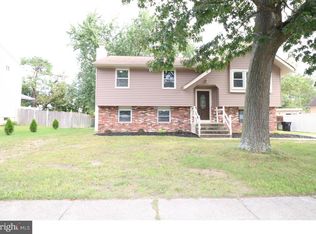 12 Lynne Dr, Sicklerville, NJ 08081