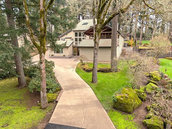 3rd image of 16076 SE River Forest Pl