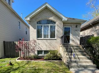 5202 W Strong St, Chicago, IL 60630
