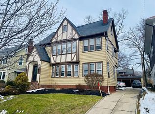 2621 Idlewood Rd, Cleveland, OH 44118