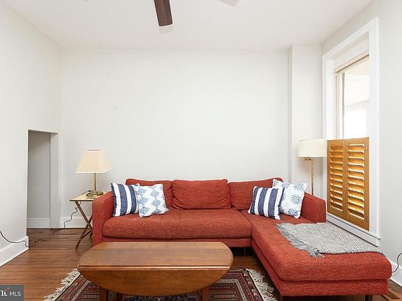 5th image of 840 W 37th St