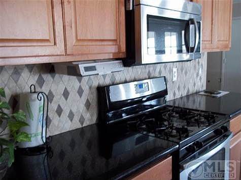 5th image of 29371 Dryden St