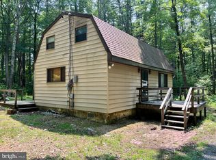 4139 White Pine Ln, East Stroudsburg, PA 18301