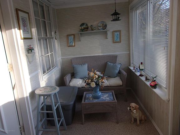 2nd image of 542 Sheffield Ct #100A