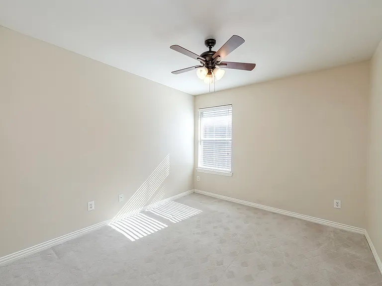 2716 Dawn Spring Dr — Photo 16