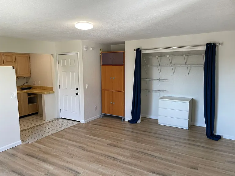 410 Ellwood Beach Dr — Photo 3