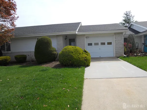 487A Grandin Rd, Monroe Township, NJ 08831