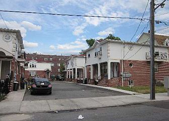 4th image of 1124 Neilson St