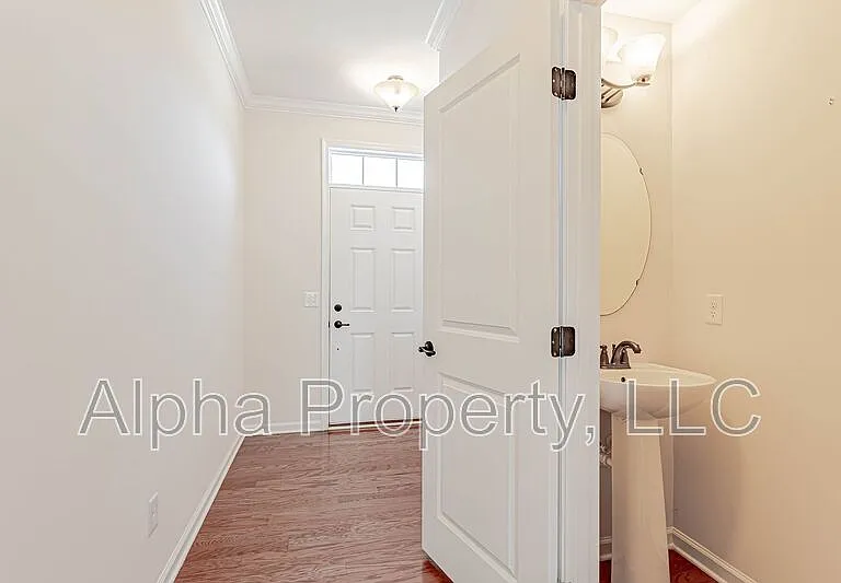 12 Irvington Dr — Photo 5